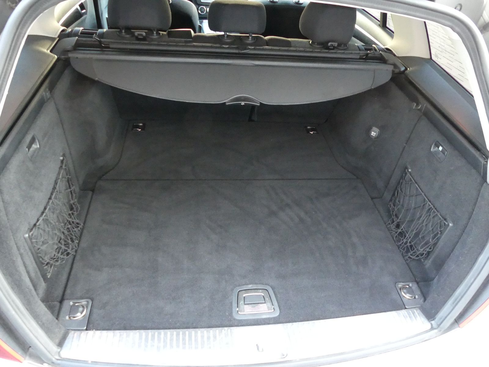 Fahrzeugabbildung Mercedes-Benz C 180 C T-Modell C 180 T CGI BlueEfficiency