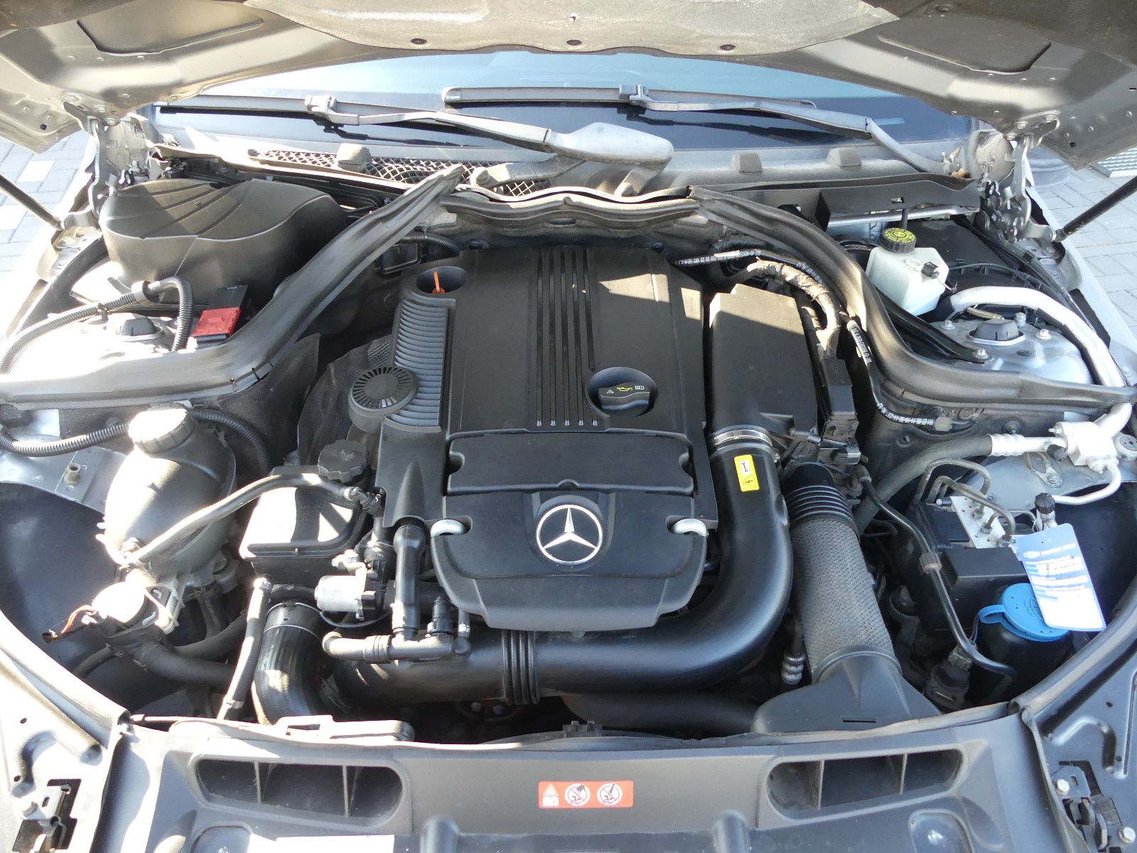Fahrzeugabbildung Mercedes-Benz C 180 C T-Modell C 180 T CGI BlueEfficiency
