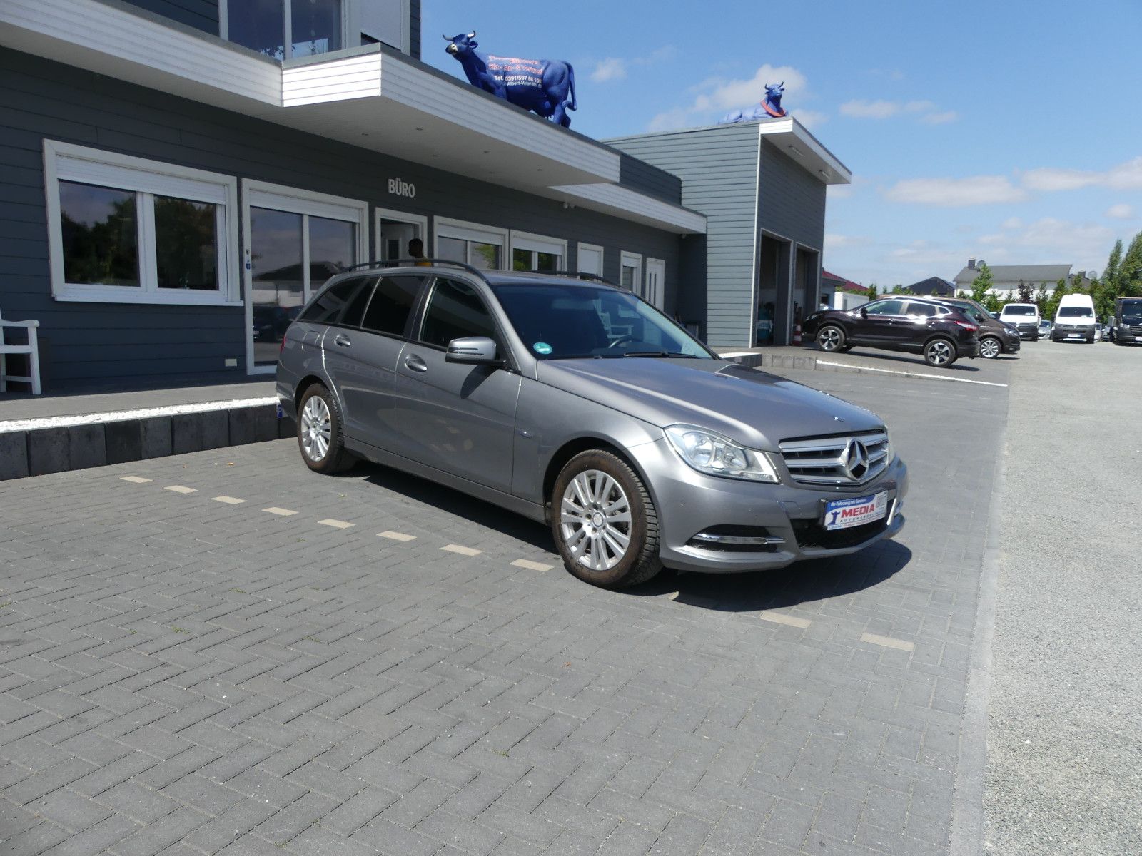 Fahrzeugabbildung Mercedes-Benz C 180 C T-Modell C 180 T CGI BlueEfficiency