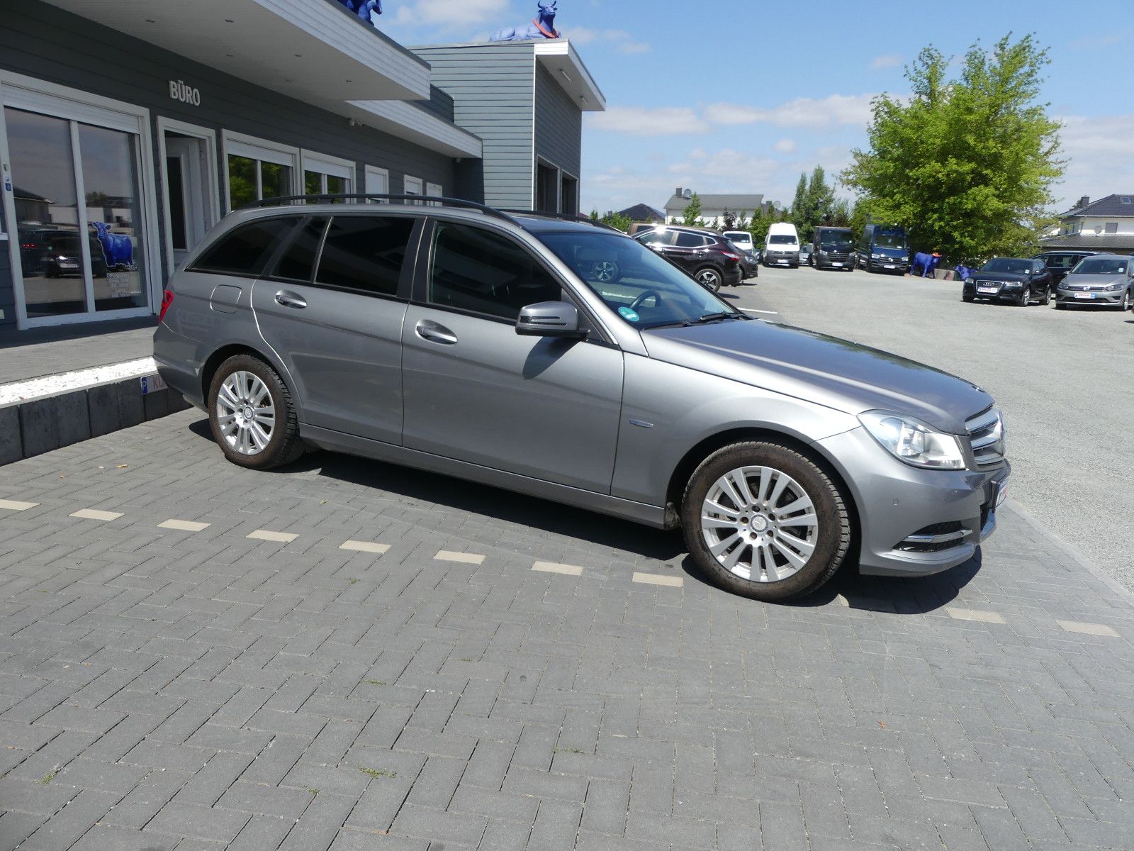 Fahrzeugabbildung Mercedes-Benz C 180 C T-Modell C 180 T CGI BlueEfficiency