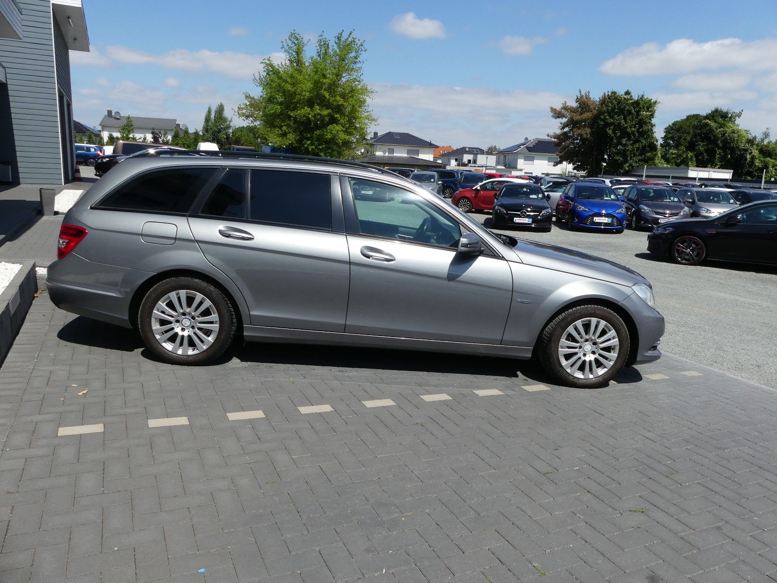 Fahrzeugabbildung Mercedes-Benz C 180 C T-Modell C 180 T CGI BlueEfficiency