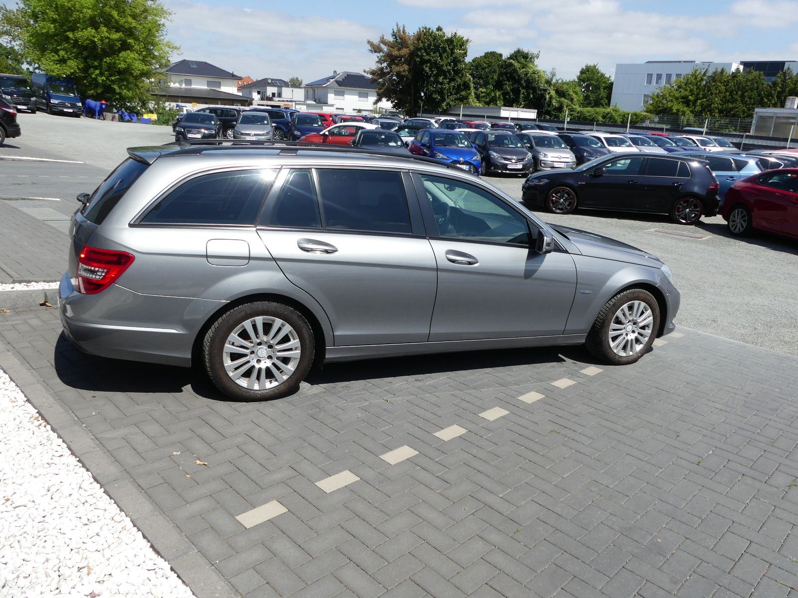 Fahrzeugabbildung Mercedes-Benz C 180 C T-Modell C 180 T CGI BlueEfficiency