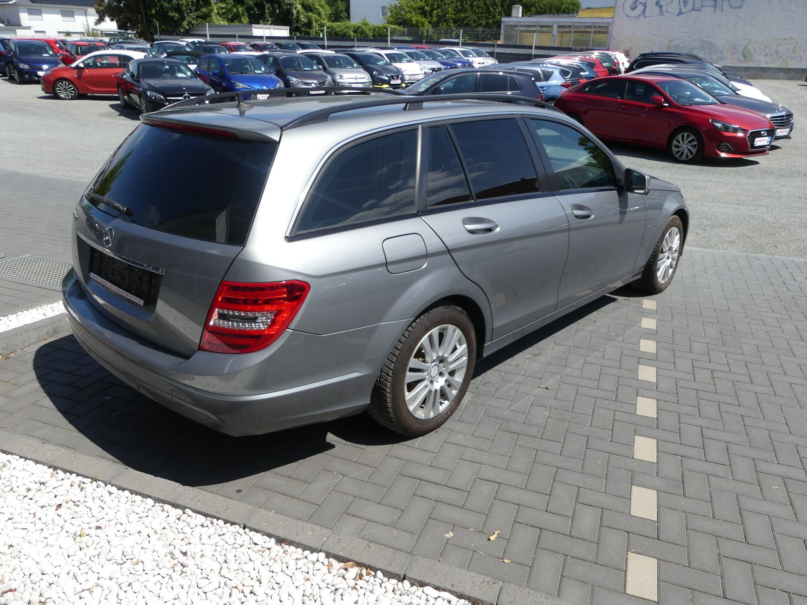 Fahrzeugabbildung Mercedes-Benz C 180 C T-Modell C 180 T CGI BlueEfficiency