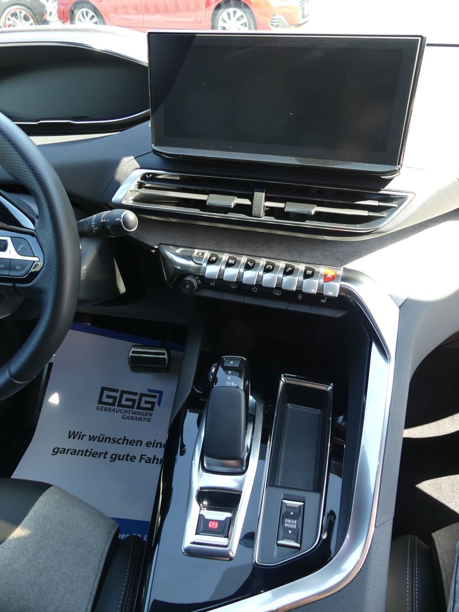 Fahrzeugabbildung Peugeot 3008 HYBRID 225 e-EAT8 GT Pack * 9000KM*