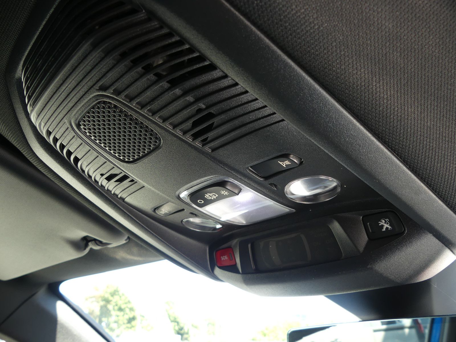 Fahrzeugabbildung Peugeot 3008 HYBRID 225 e-EAT8 GT Pack * 9000KM*
