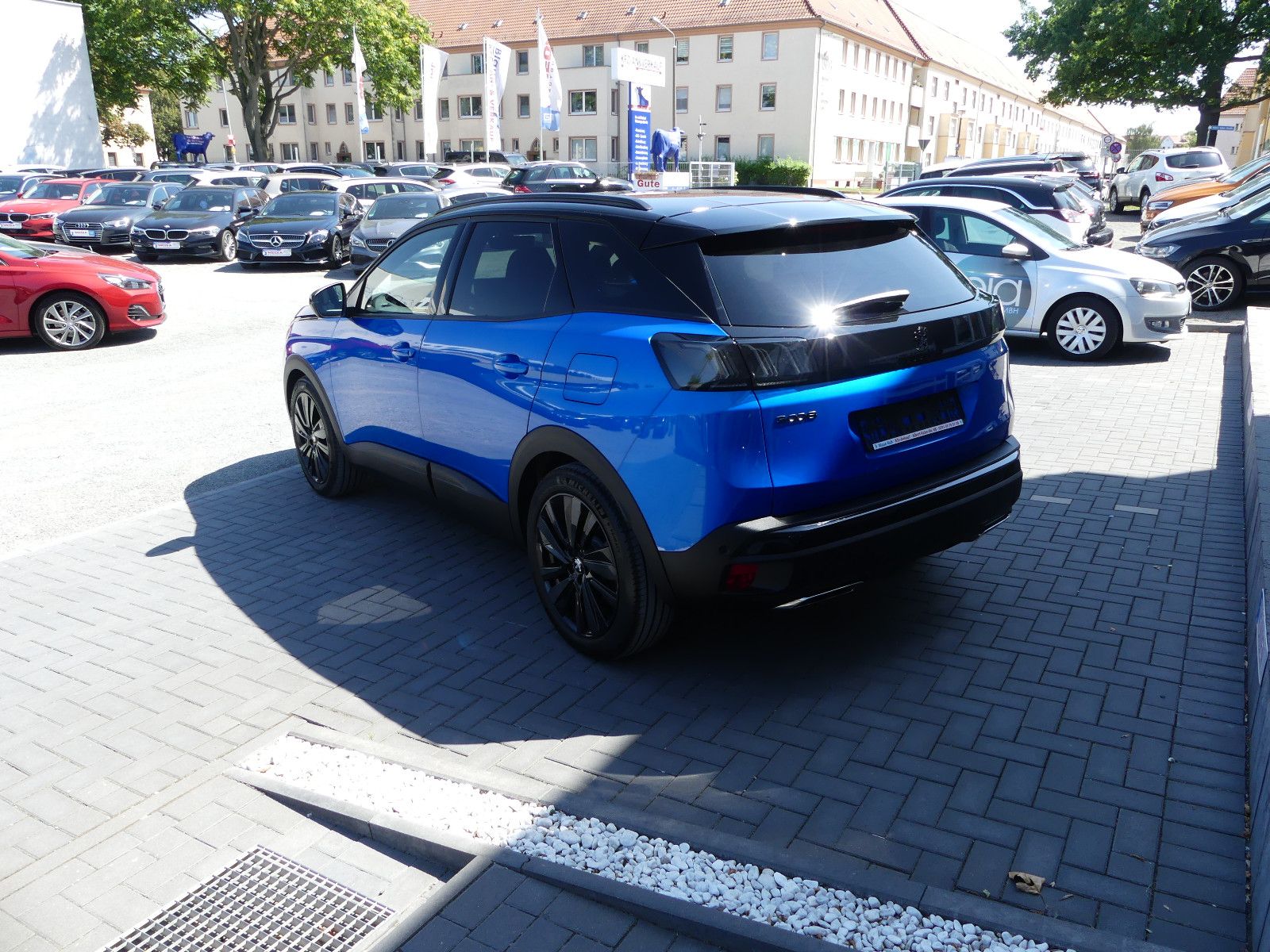 Fahrzeugabbildung Peugeot 3008 HYBRID 225 e-EAT8 GT Pack * 9000KM*