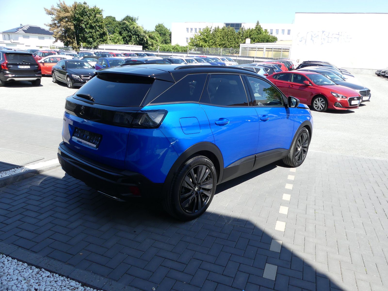 Fahrzeugabbildung Peugeot 3008 HYBRID 225 e-EAT8 GT Pack * 9000KM*