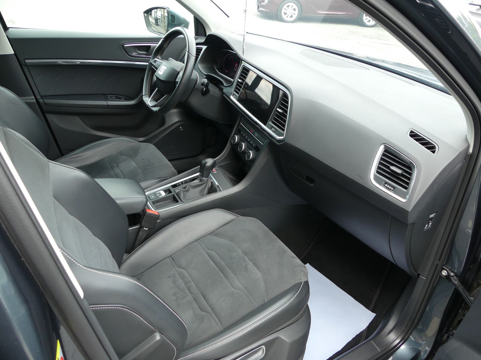 Fahrzeugabbildung SEAT Ateca Style"AUTOMATIK"