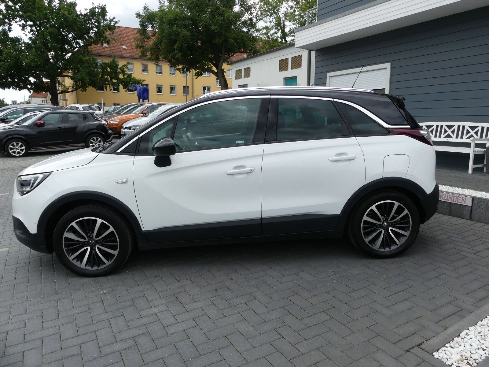 Fahrzeugabbildung Opel Crossland (X)