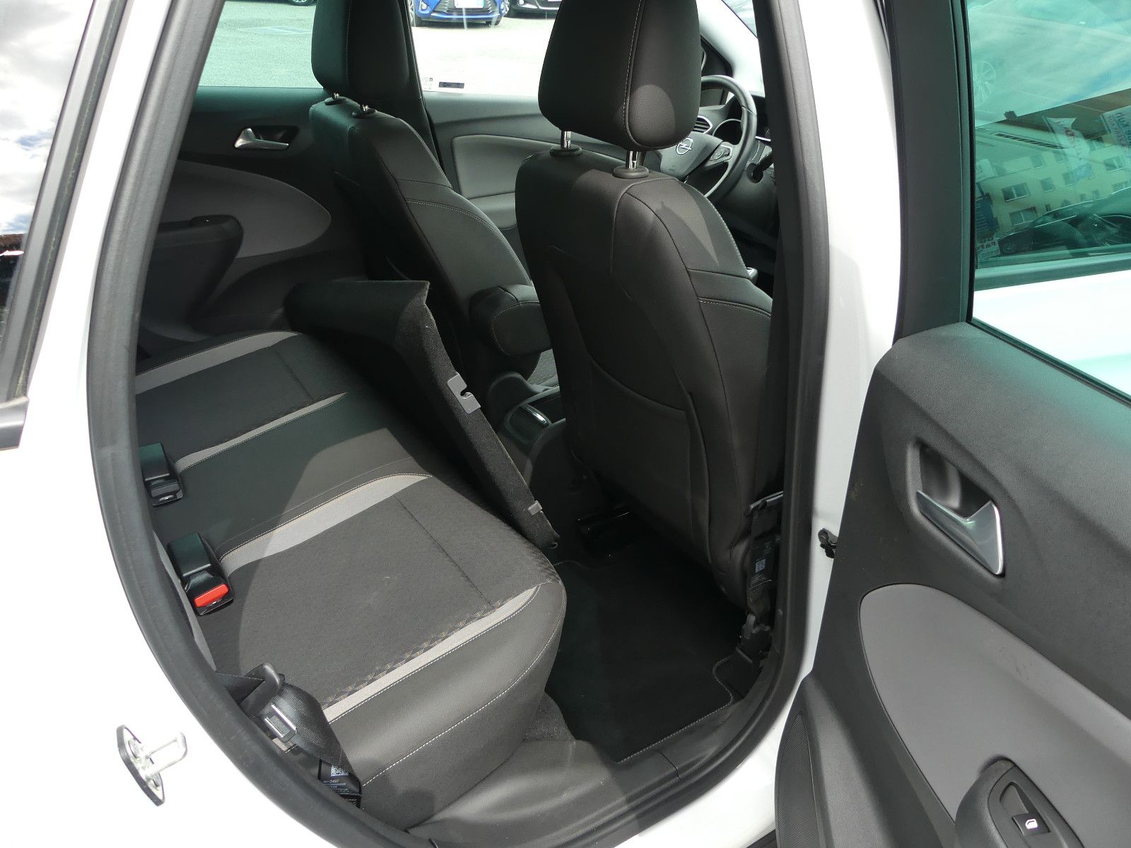 Fahrzeugabbildung Opel Crossland (X)