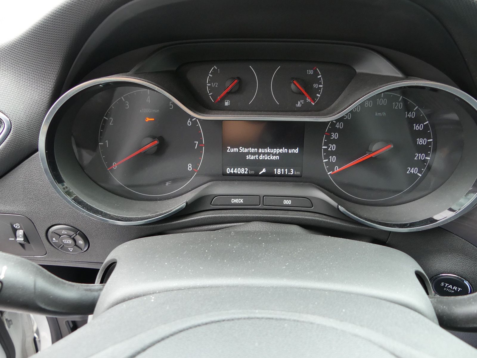 Fahrzeugabbildung Opel Crossland (X)