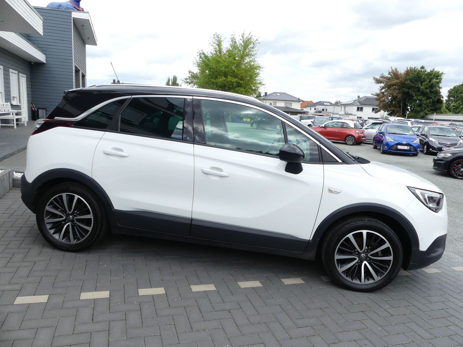 Fahrzeugabbildung Opel Crossland (X)