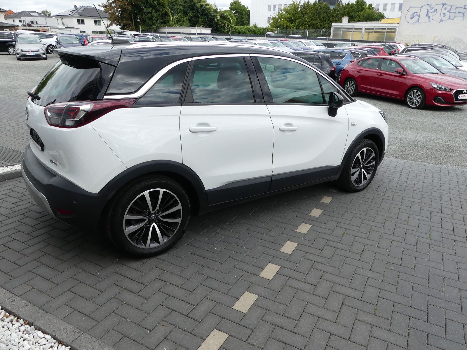Fahrzeugabbildung Opel Crossland (X)