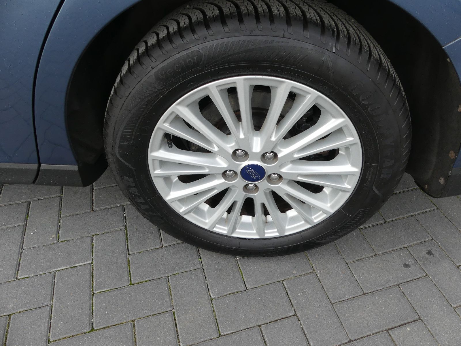 Fahrzeugabbildung Ford Galaxy Titanium"7.SITZER"1.HAND"
