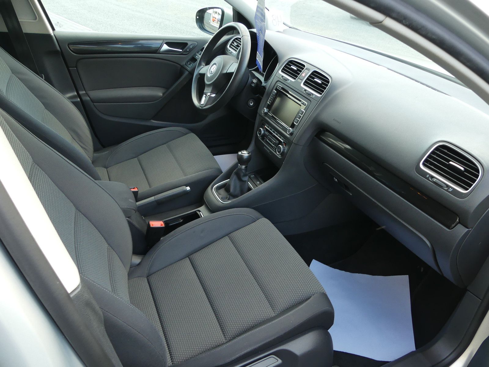 Fahrzeugabbildung Volkswagen Golf VI Comfortline"25TKM"