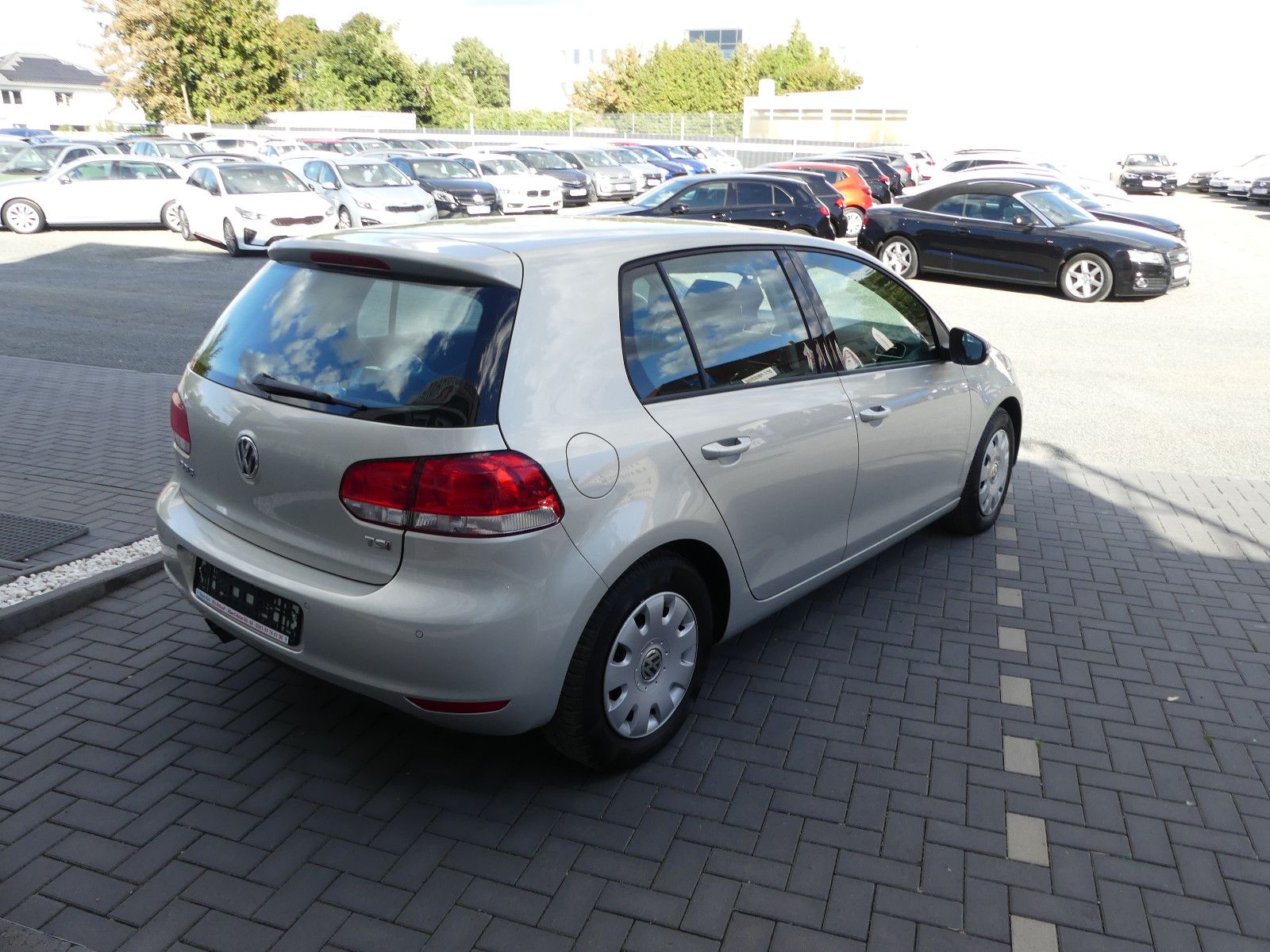 Fahrzeugabbildung Volkswagen Golf VI Comfortline"25TKM"
