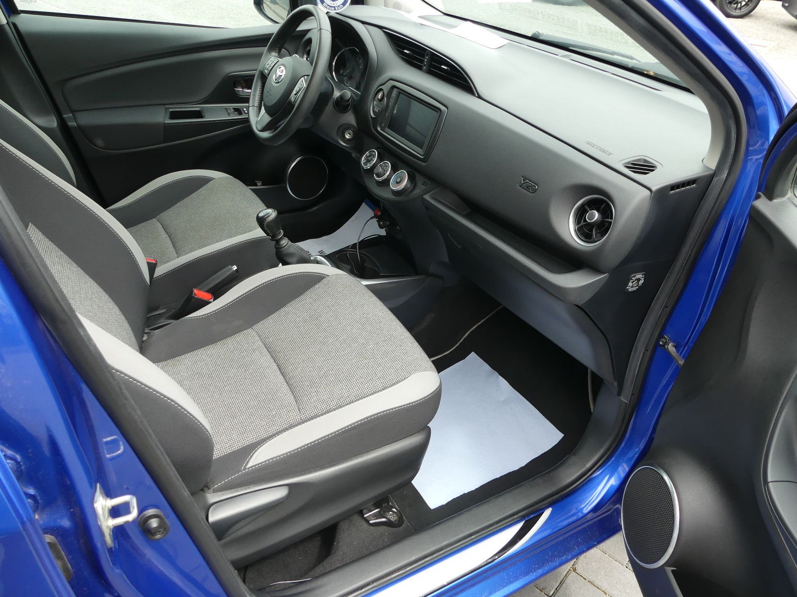 Fahrzeugabbildung Toyota Yaris Team D, 69000 km