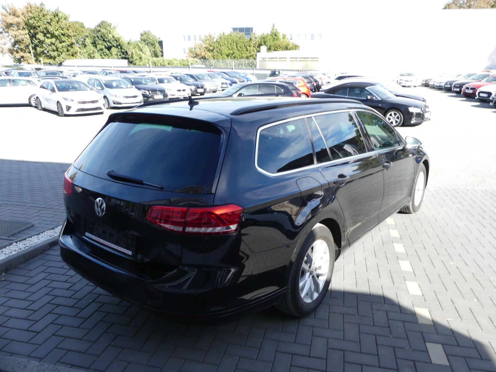 Fahrzeugabbildung Volkswagen Passat Variant Comfortline BMT/Start-Stopp