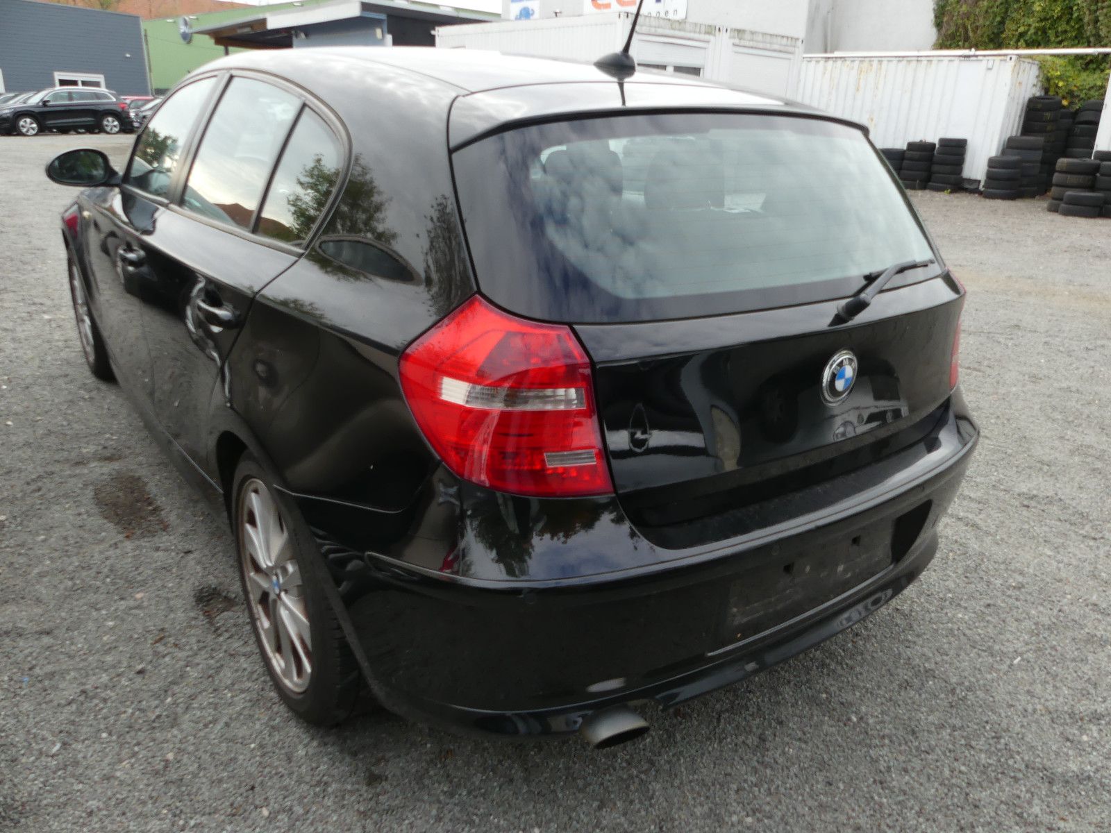 Fahrzeugabbildung BMW 116 1 Limousine 116 i