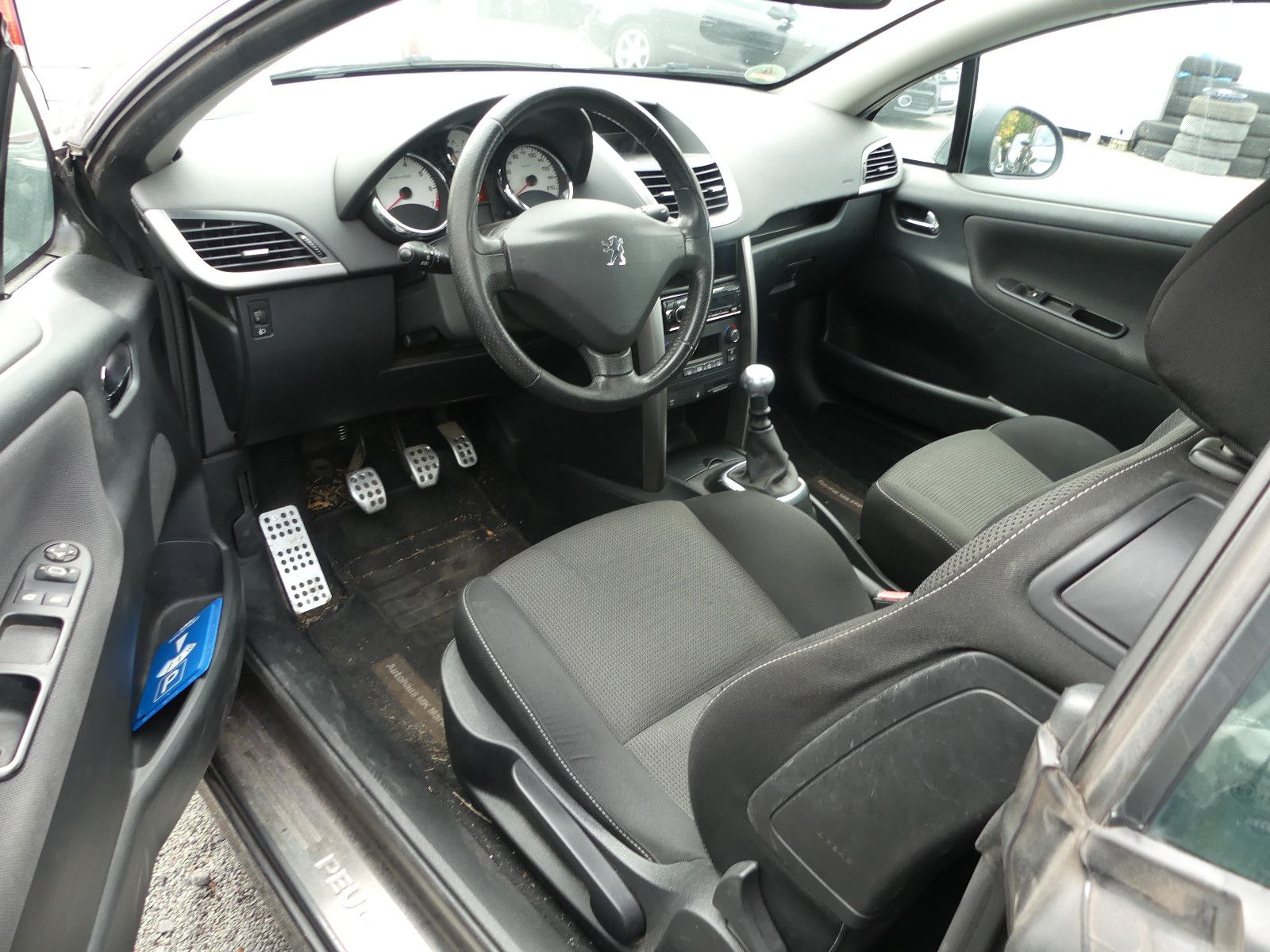 Fahrzeugabbildung Peugeot 207 CC Cabrio-Coupe Premium